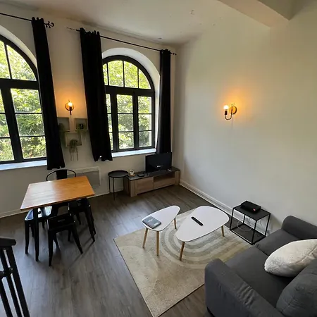 Le Bourgeois Grand T2 Apartment *